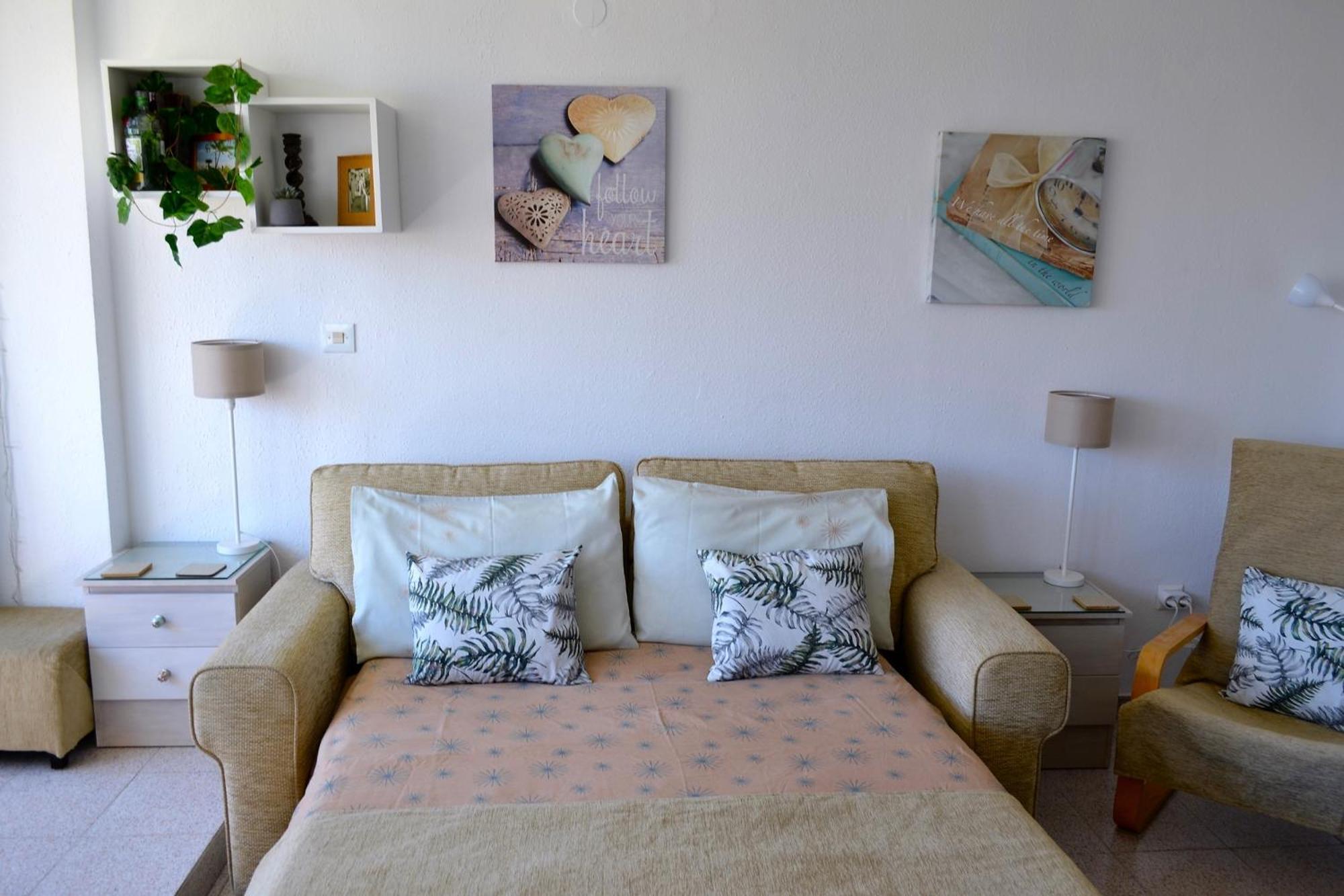 Spacious 1 Bedroom Apartment, Beach Front, Torrox Costa Exterior photo