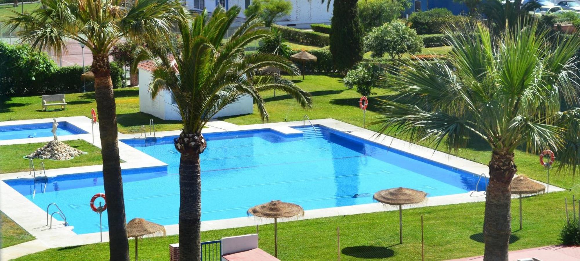 Spacious 1 Bedroom Apartment, Beach Front, Torrox Costa Exterior photo