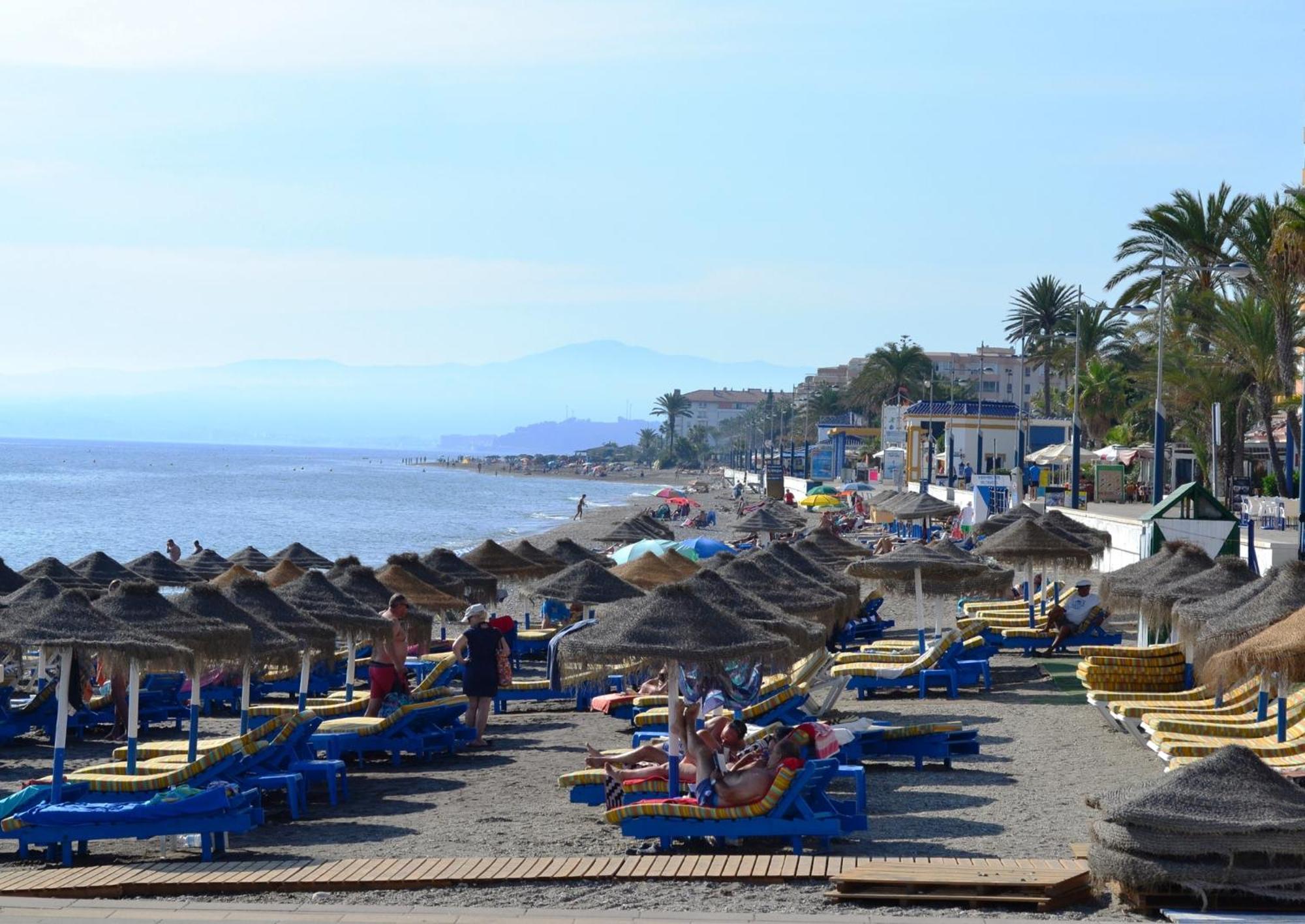 Spacious 1 Bedroom Apartment, Beach Front, Torrox Costa Exterior photo