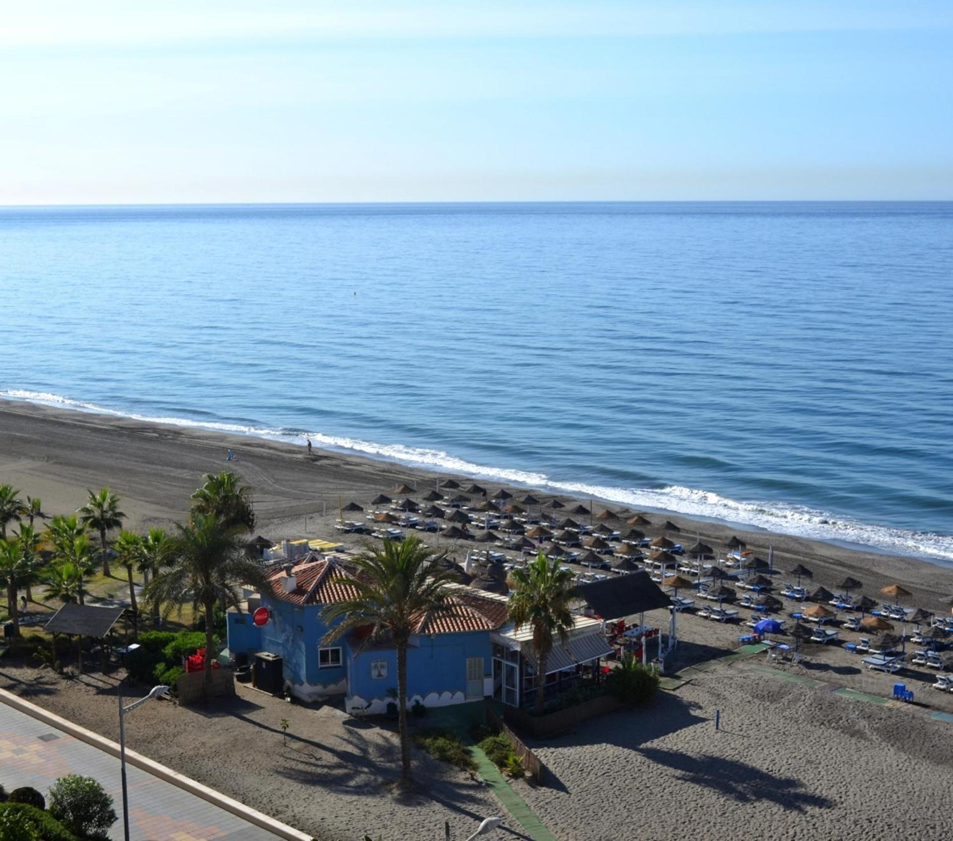 Spacious 1 Bedroom Apartment, Beach Front, Torrox Costa Exterior photo
