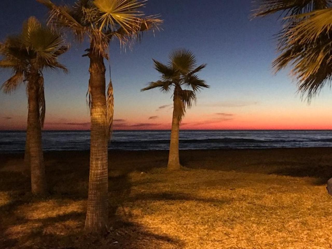Spacious 1 Bedroom Apartment, Beach Front, Torrox Costa Exterior photo